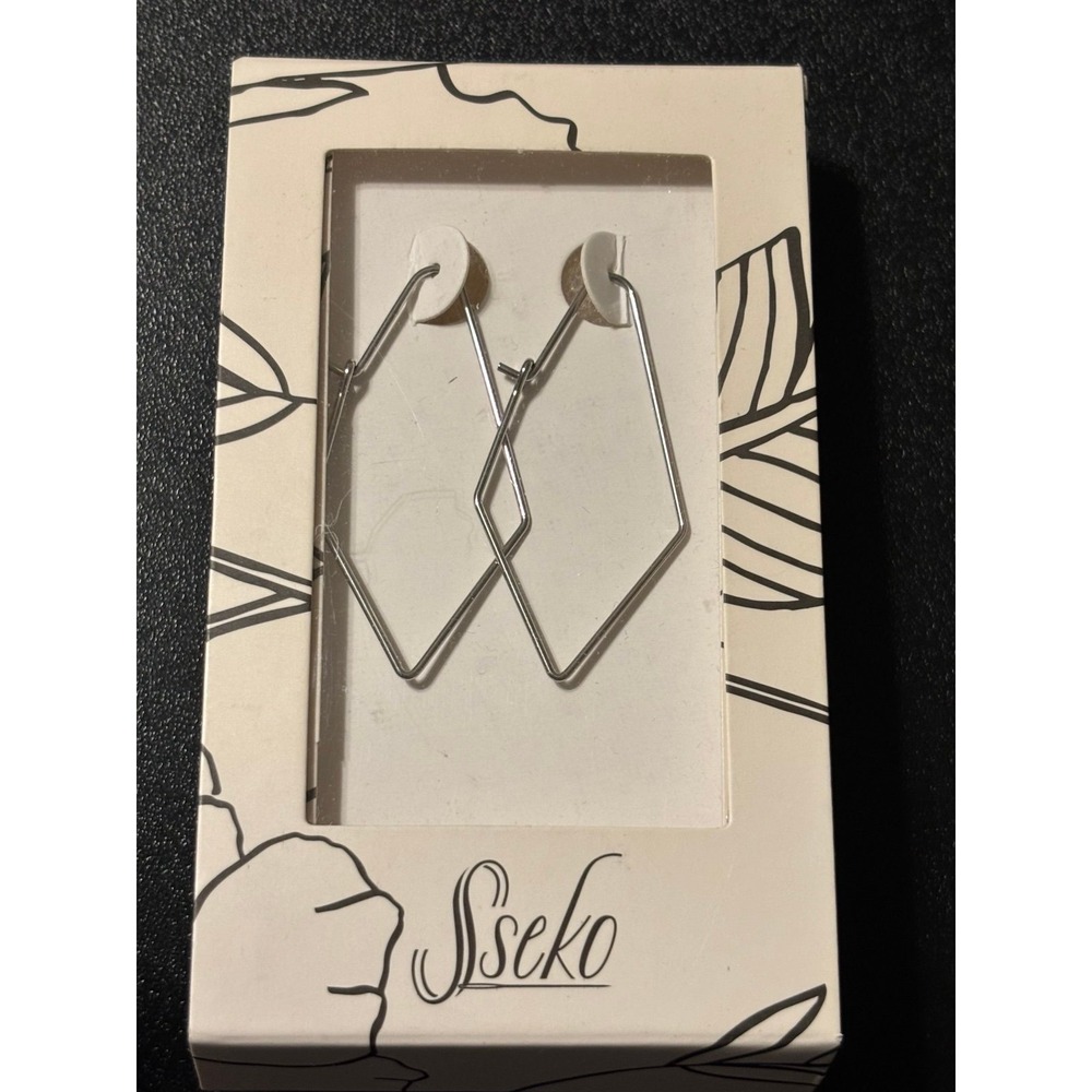 Artisan Diamond Shape‎ Silver Tone Earrings Sseko Minimalist Rhombus Shaped